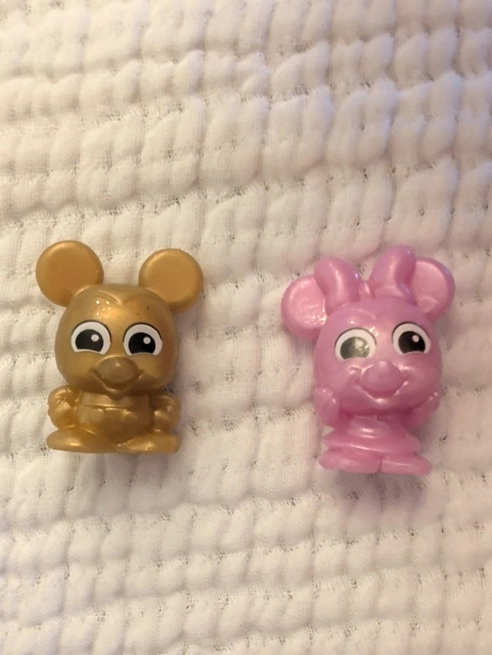 Disney Doorables Ultra Rare Pink Minnie & Rare Gold Mickey Squish'Alots